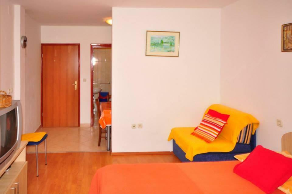Apartments Franic Ploce  Ngoại thất bức ảnh